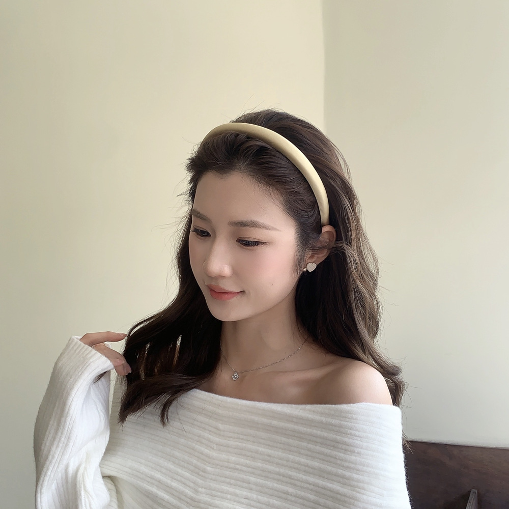 A light luxury and high-end satin fine-edge sponge hairband for women, a solid color high headband for the top of the head, a new trendy style in 2023 pic 24