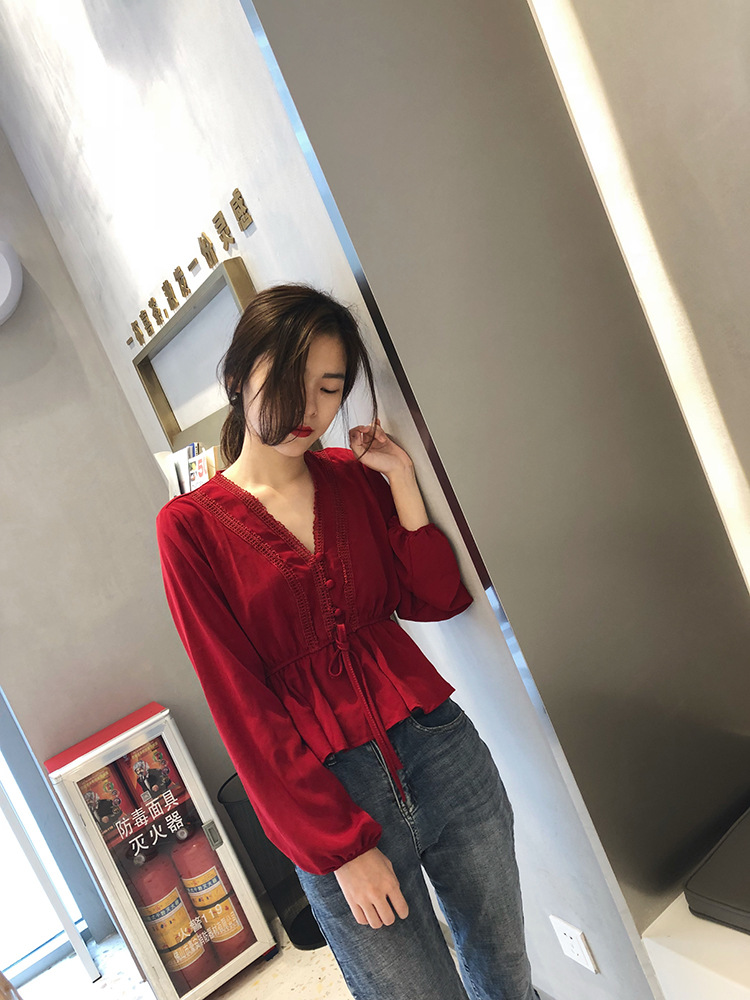 The new summer and autumn collection of the super popular Instagram fairy white lantern sleeve retro court shirt and V-neck chiffon top for women pic 9