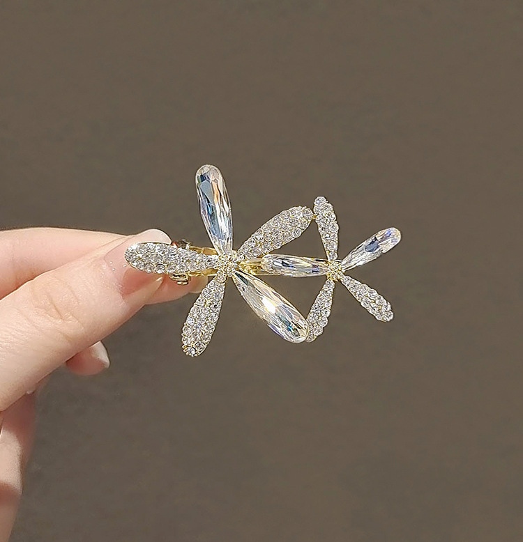 Summer fresh and delicate flower duckbill clip, cute girl crystal bangs hair clip, side hair accessory clip headwear pic 2