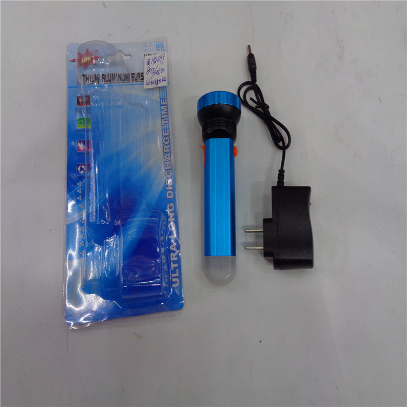 Yiwu plastic toy flashlights for emergency use in case of power outages at night, LED lights, street stall supply, factory direct sales pic 3