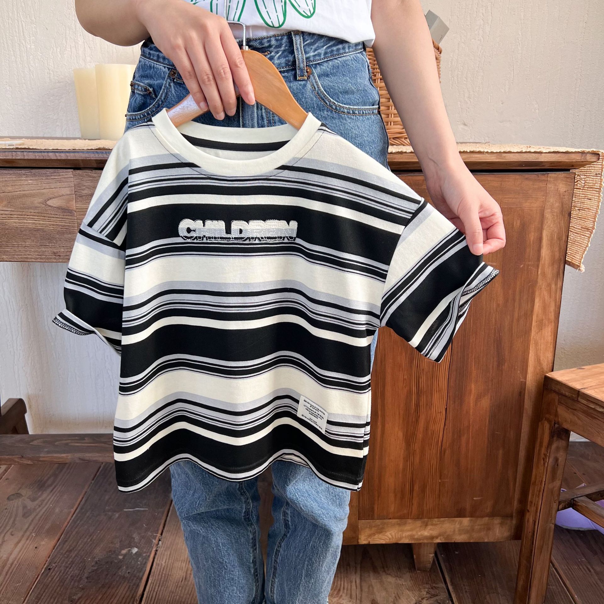 童装短袖2024夏季新款男童撞色混彩休闲条纹T恤儿童字母刺绣潮流T详情13