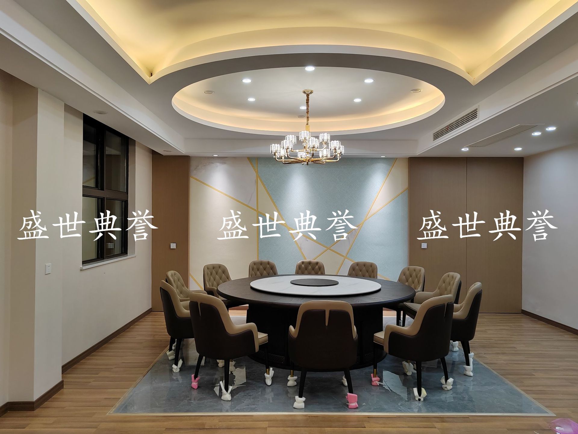 Xinyang high-end club electric dining tables and chairs, hotel new Chinese-style solid wood dining tables, restaurant private rooms automatic turntable dining tables pic 14