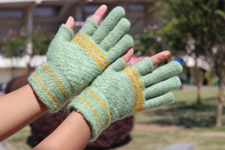 2019 Autumn/Winter new style of warm typing gloves for women with exposed fingers, winter cold protection for playing games and woolen yarn gloves pic 17