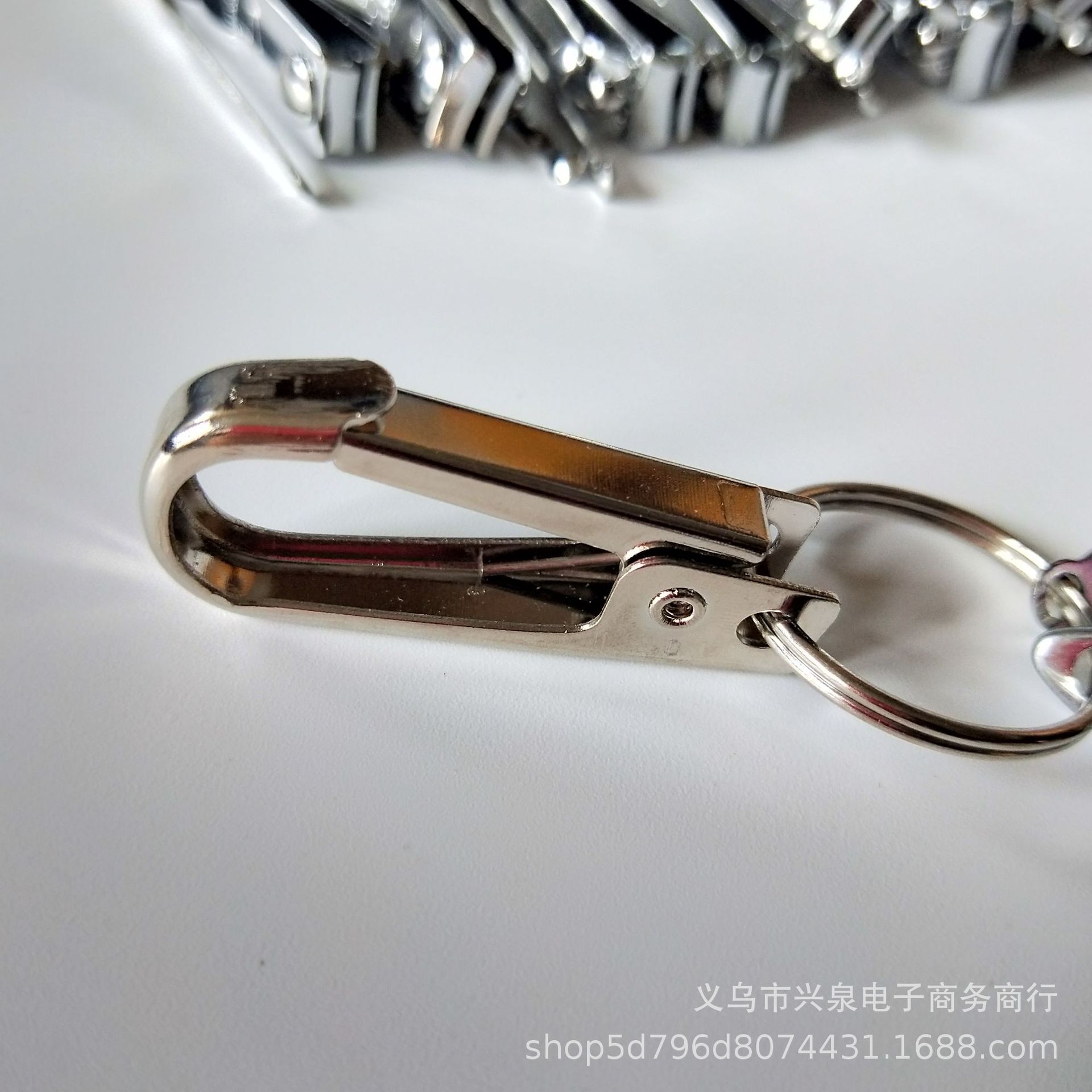 One-yuan keychain, nail clipper, ear spoon, keychain three-piece set, key chain pendant, metal keychain accessories pic 3