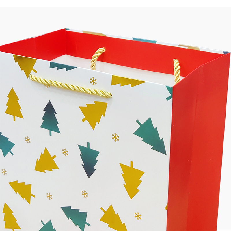 Wholesale and export of new Christmas holiday gift bags, powder-coated packaging bags and handbags in stock pic 3