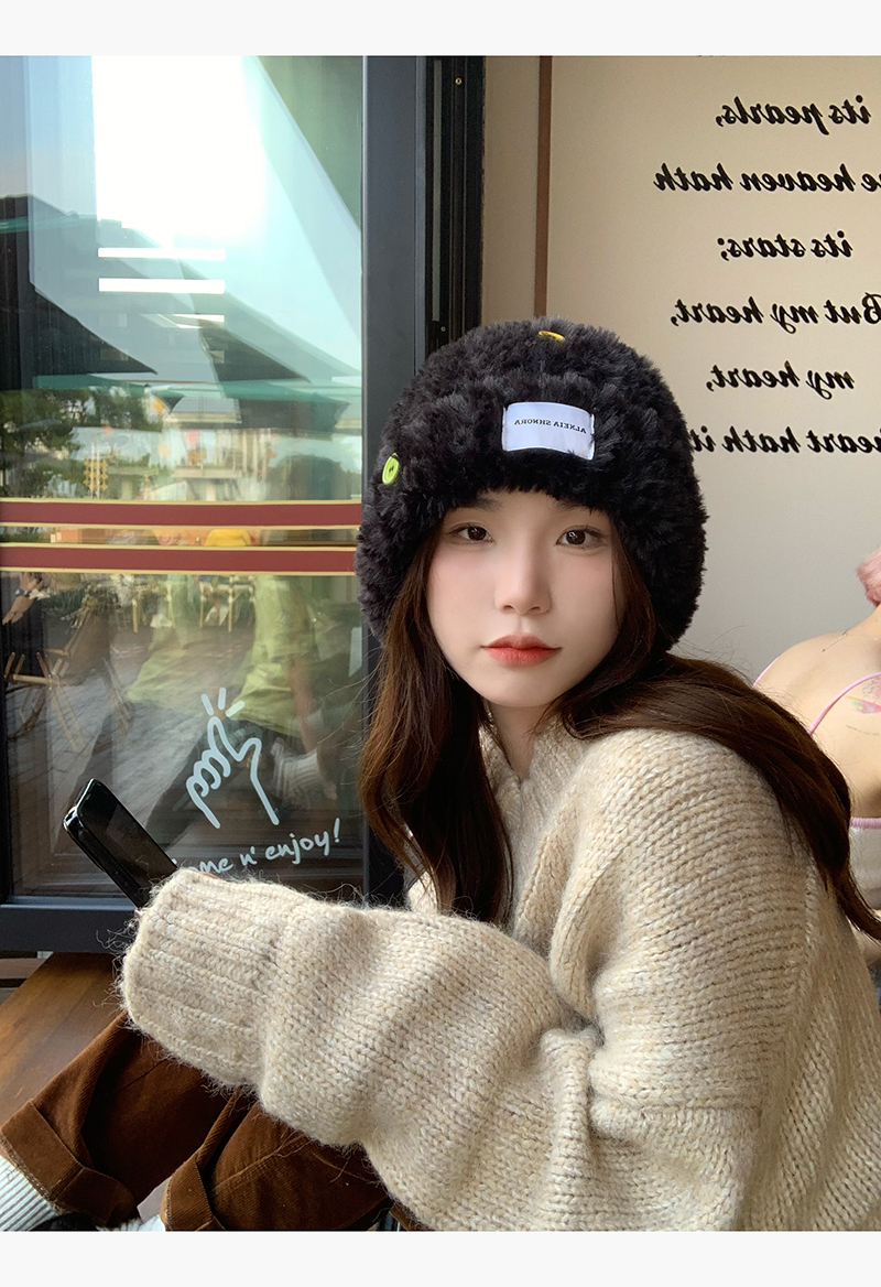 白鹿同款韩版纽扣仿皮草毛绒针织毛线帽女秋冬加厚保暖护耳渔夫帽详情11