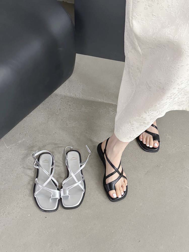 法拉娇贝2024夏季新款罗马风平底凉鞋套趾交叉带小众设计气质女鞋详情27