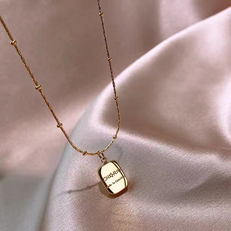Gold brick titanium steel necklace for women, light luxury, high-end design sense, niche golden collarbone chain, 2025 new trendy sweater chain pic 5