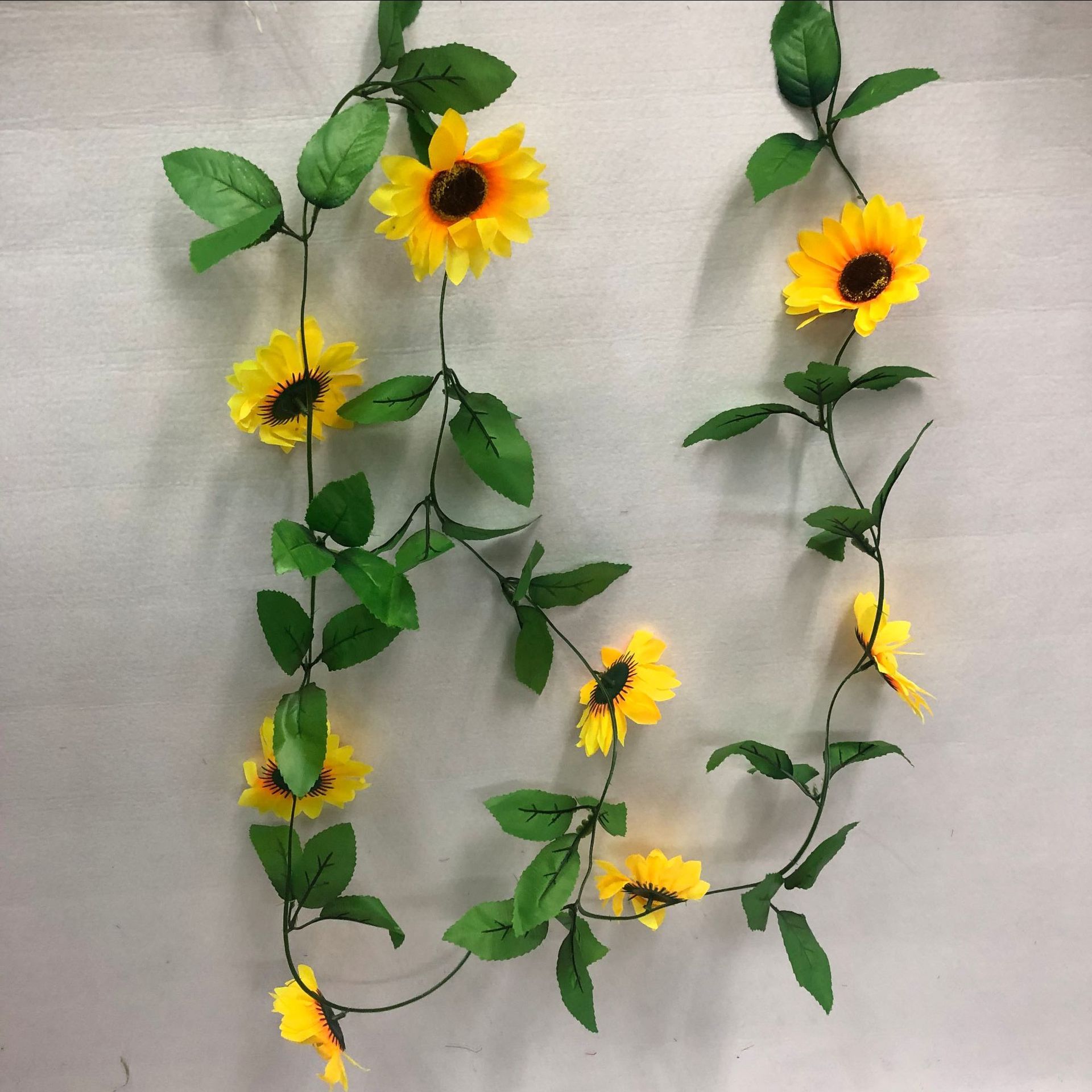 Simulated sunflower vines, simulated sunflower strips, plastic flower lilies, decorative vines, sunflower strips, Amazon pic 9