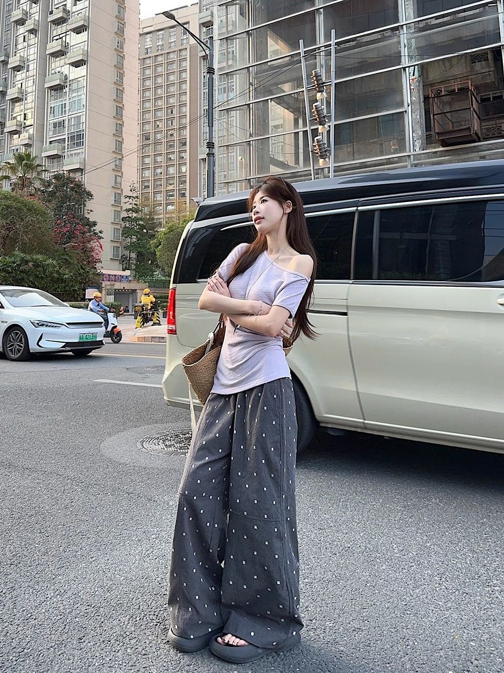 Korean casual design sense, niche and unique off-the-shoulder short-sleeved T-shirt for women, a chic summer waist-cinching and figure-hugging off-the-shoulder top pic 20