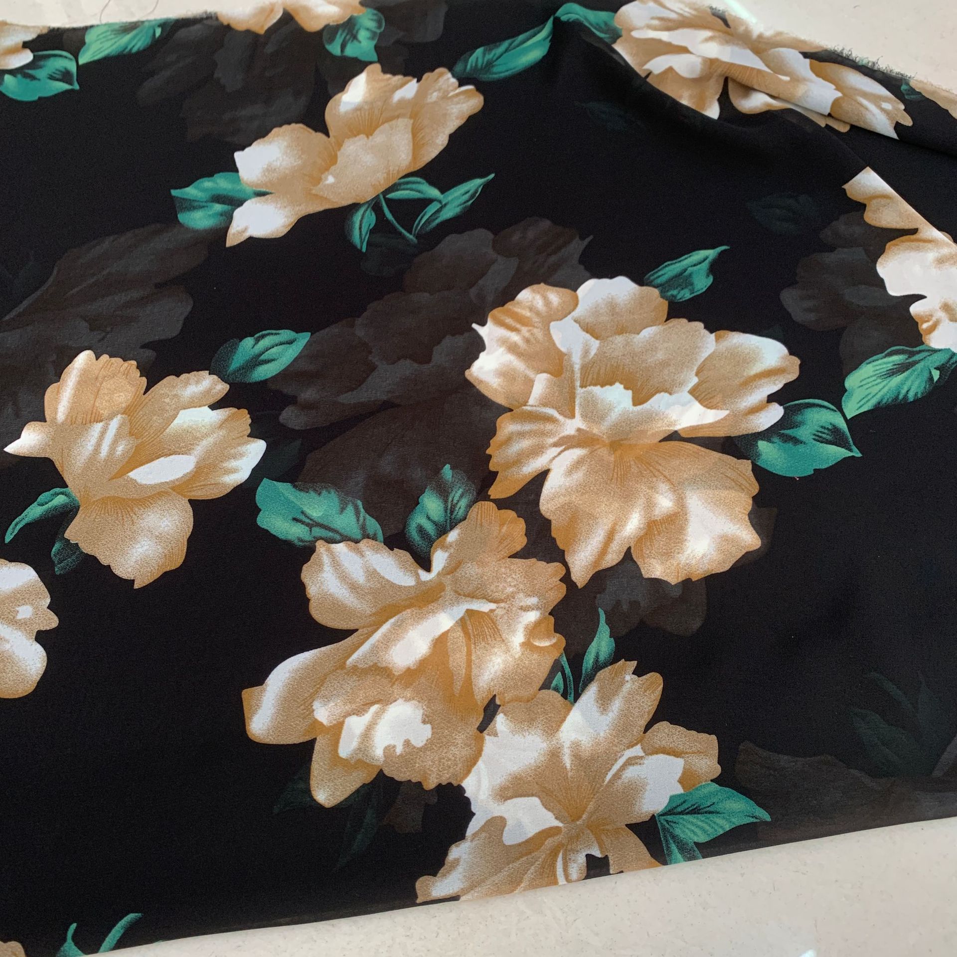 Custom-made pearl chiffon sun protection shawl fabric, polyester woven printed chiffon dress fabric pic 6