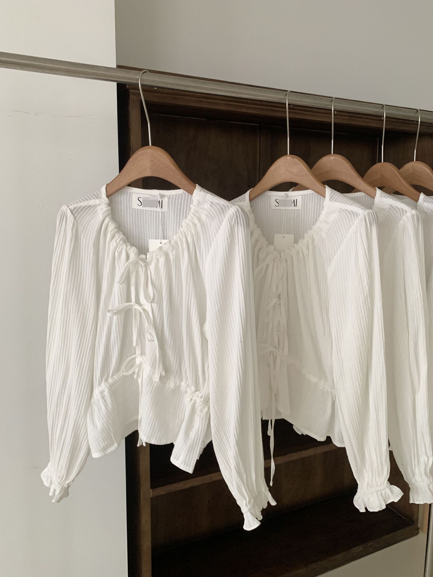 In-stock 2024 autumn new style, the same stylish bow tie drawstring shirt as Han So Hee from Dongdaemun, South Korea pic 10