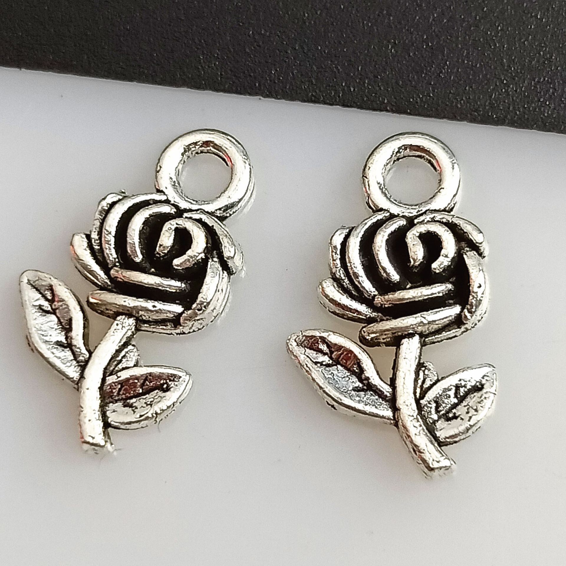 Wholesale of 11*19mm rose diy creative necklaces, bracelets, earrings, plant pendants, alloy jewelry accessories pic 4