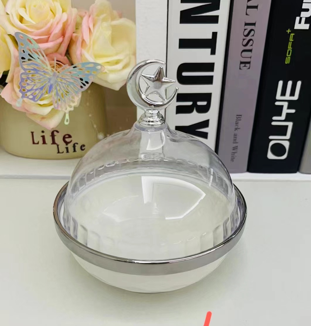 Light luxury home furnishings: multi-compartment fruit plates, dessert prints, covered bowls, European-style golden ceramic tea cups and plates, porcelain pic 4