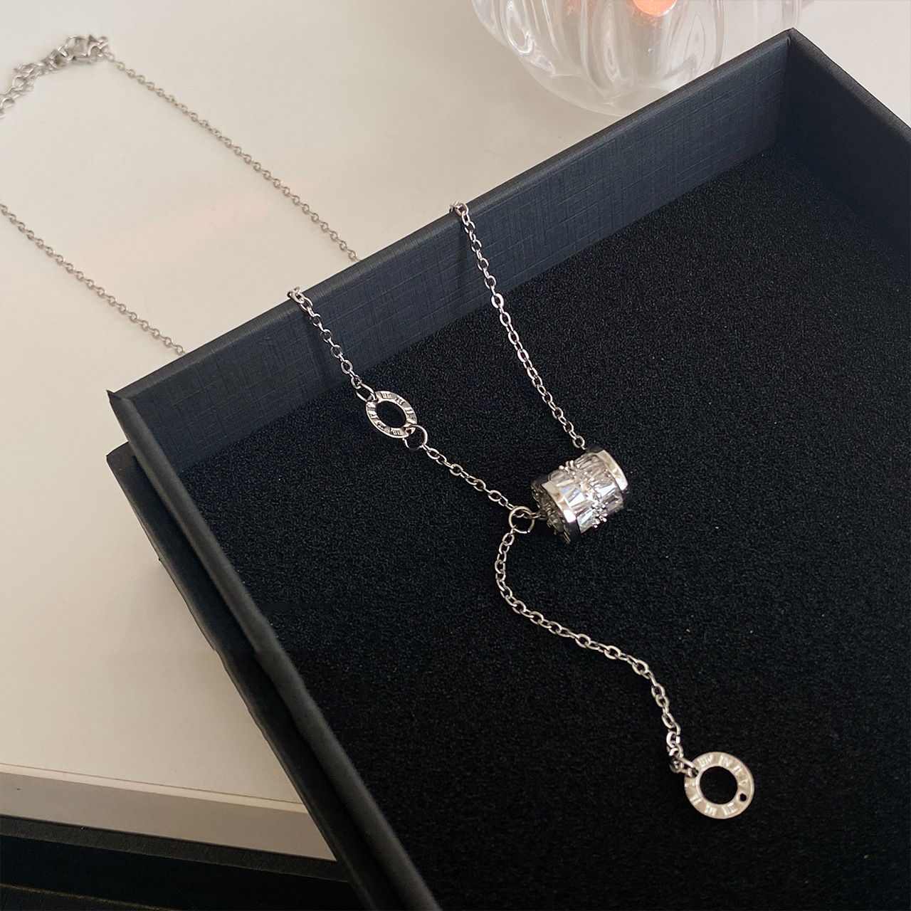 批发钛钢项链抖音爆款爆闪小蛮腰流苏吊坠高级感毛衣链女配饰饰品详情5