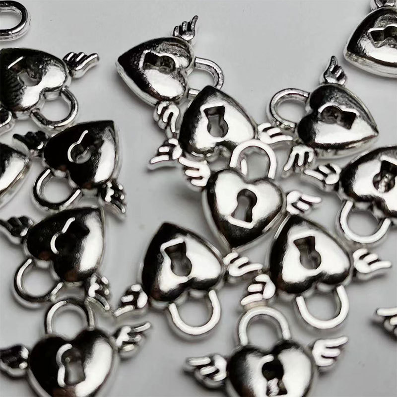 Creative and romantic couple heart lock bracelet accessory pendant, Angel Wing Heart-shaped wing necklace, ancient silver alloy pendant pic 4