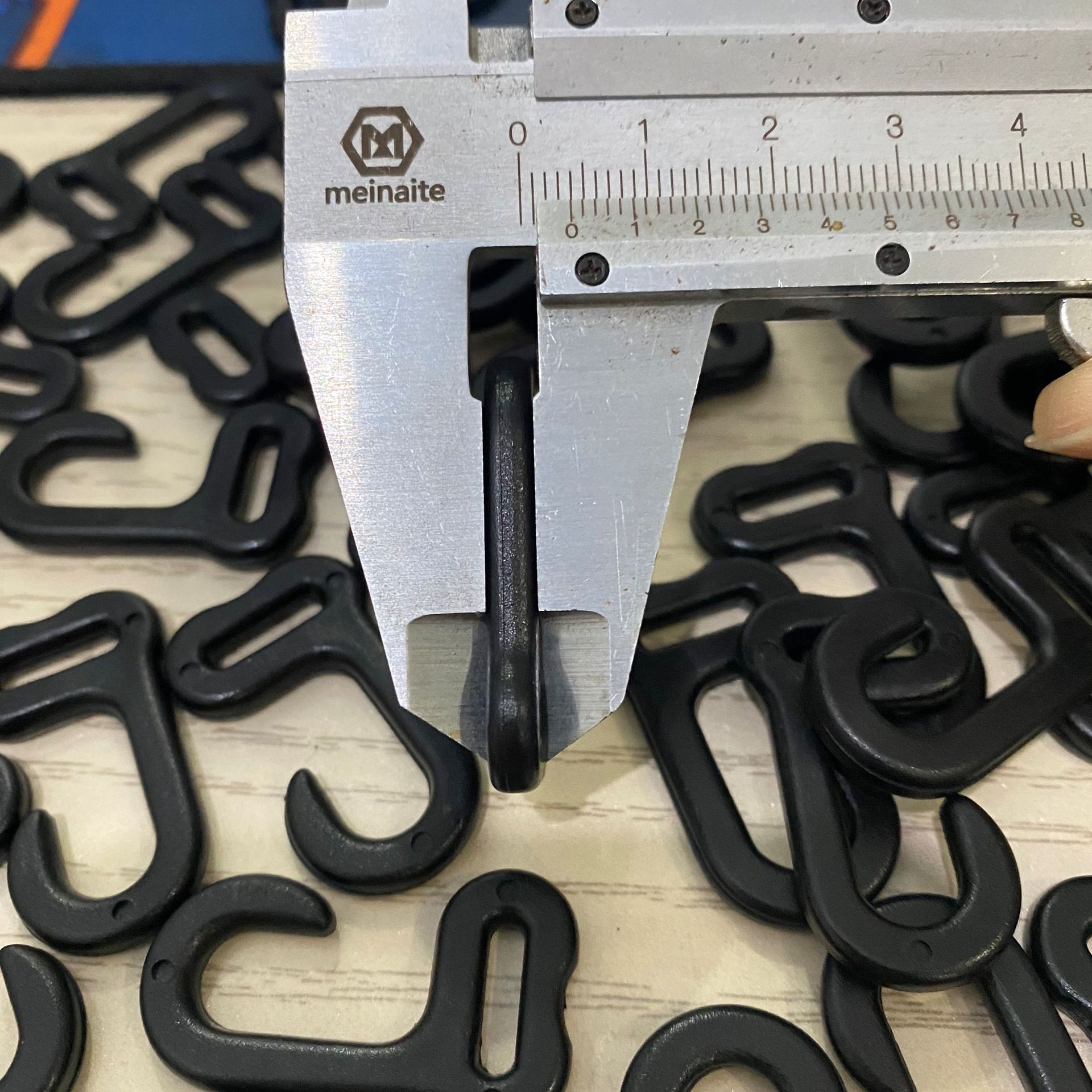 Plastic bag webbing hook, backpack small hanging hook, inner diameter 1.5, webbing hook, 2-shaped hook, plastic hook buckle pic 8