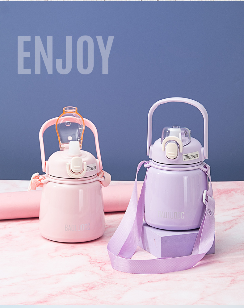 This is a popular Instagram-style insulated cup with a shoulder strap and a handle. It has a high appearance level and can be carried diagonally. It is a simple large-bellied cup and a portable straw cup pic 3