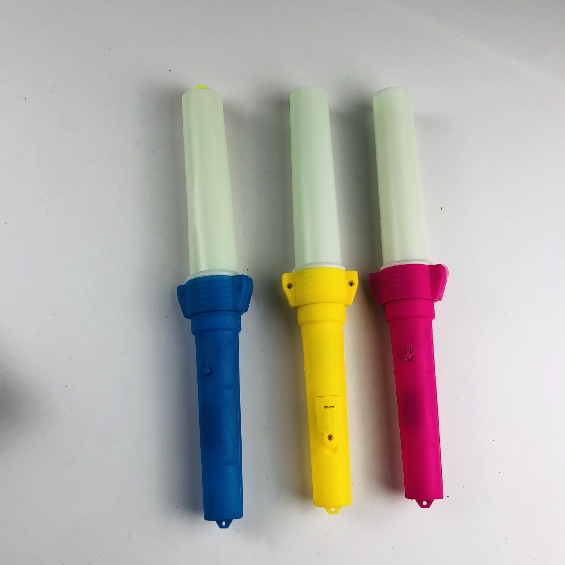 Wholesale of large-sized four-section luminous sticks, contraction sticks, magic sticks, three-position adjustable flash sticks, and extendable fluorescent sticks pic 3