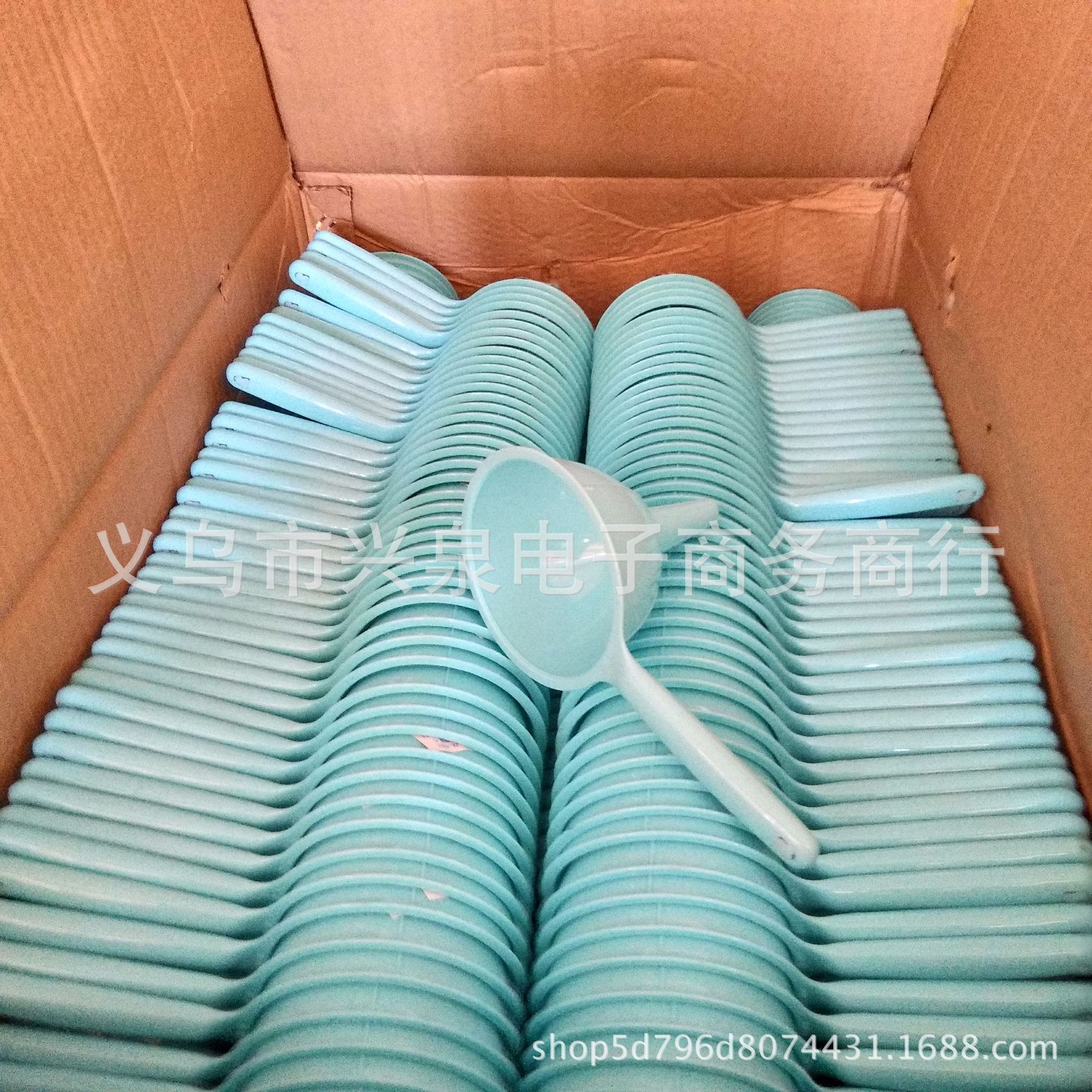 Long-handled funnels, handled funnels, colorful small funnels, fashionable household items, one-yuan special batch pic 1