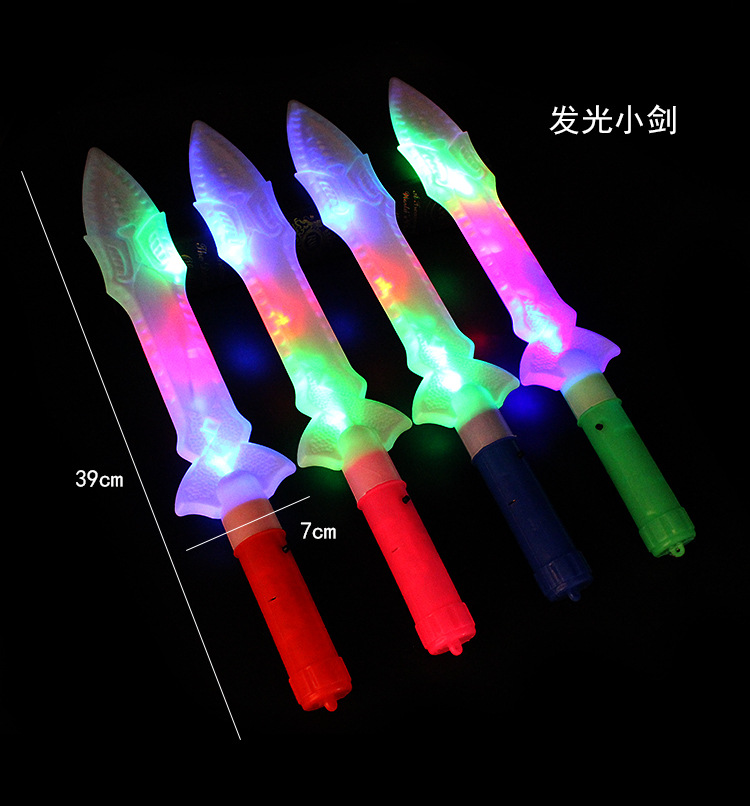 小号发光玩具刀剑 仿真弯月战斗发光斧头 地摊发光玩具热卖批发详情12