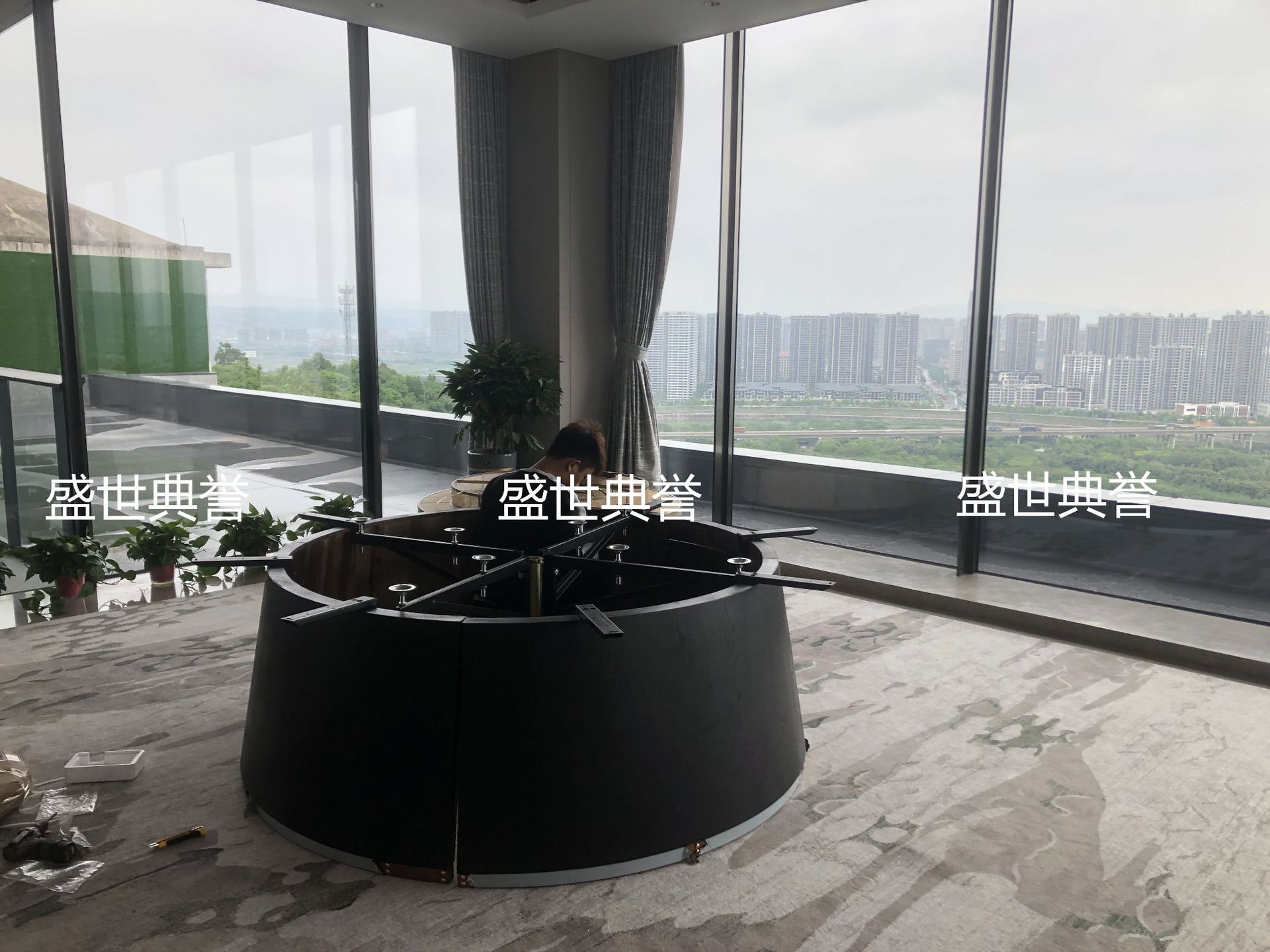 Solid wood furniture for five-star hotels in Hangzhou, seafood style, marble electric dining table, high-end club, light luxury large round table pic 3