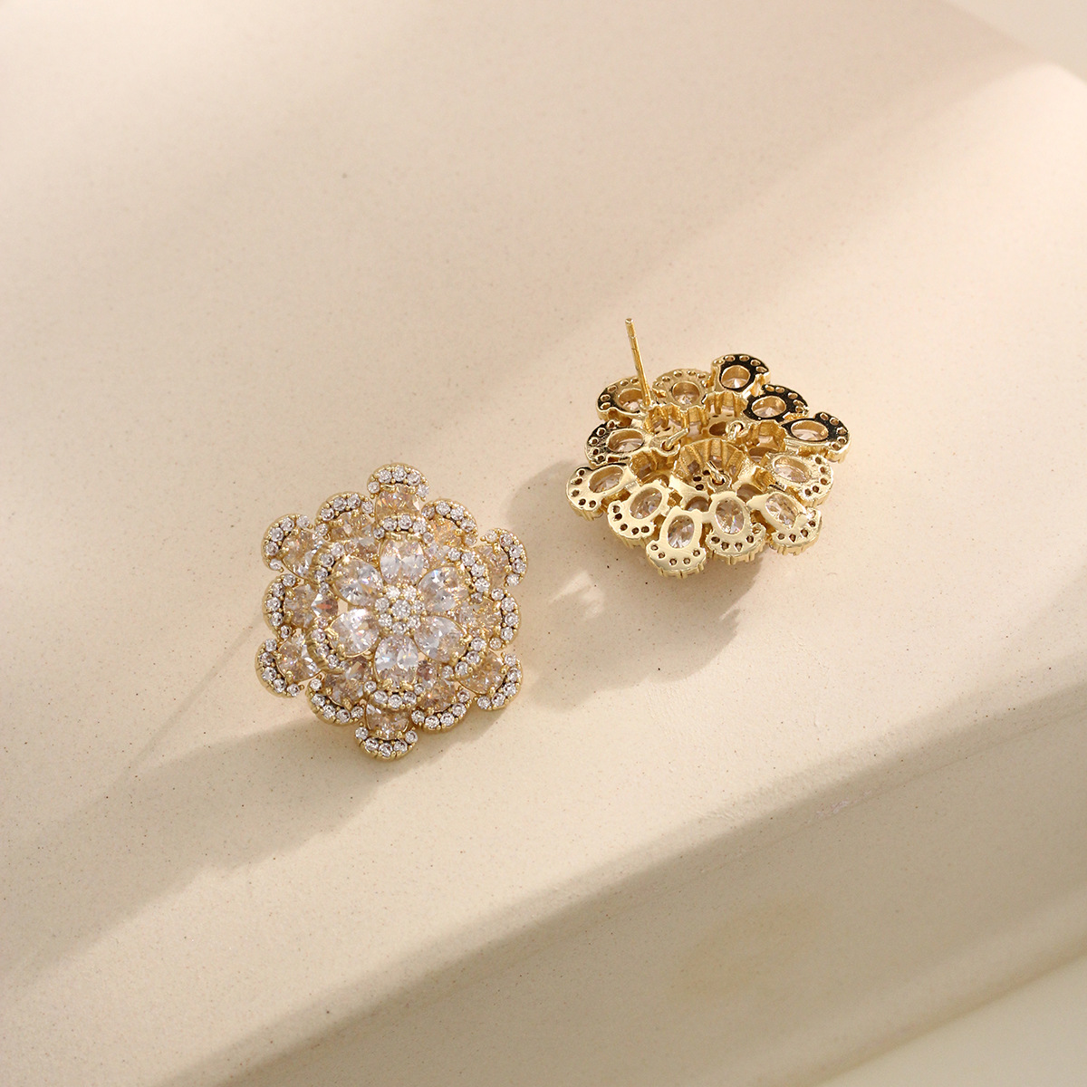 耳钉锆石花朵精致高级轻奢耳饰日常通勤厂家批发纯铜镀金S925针详情8