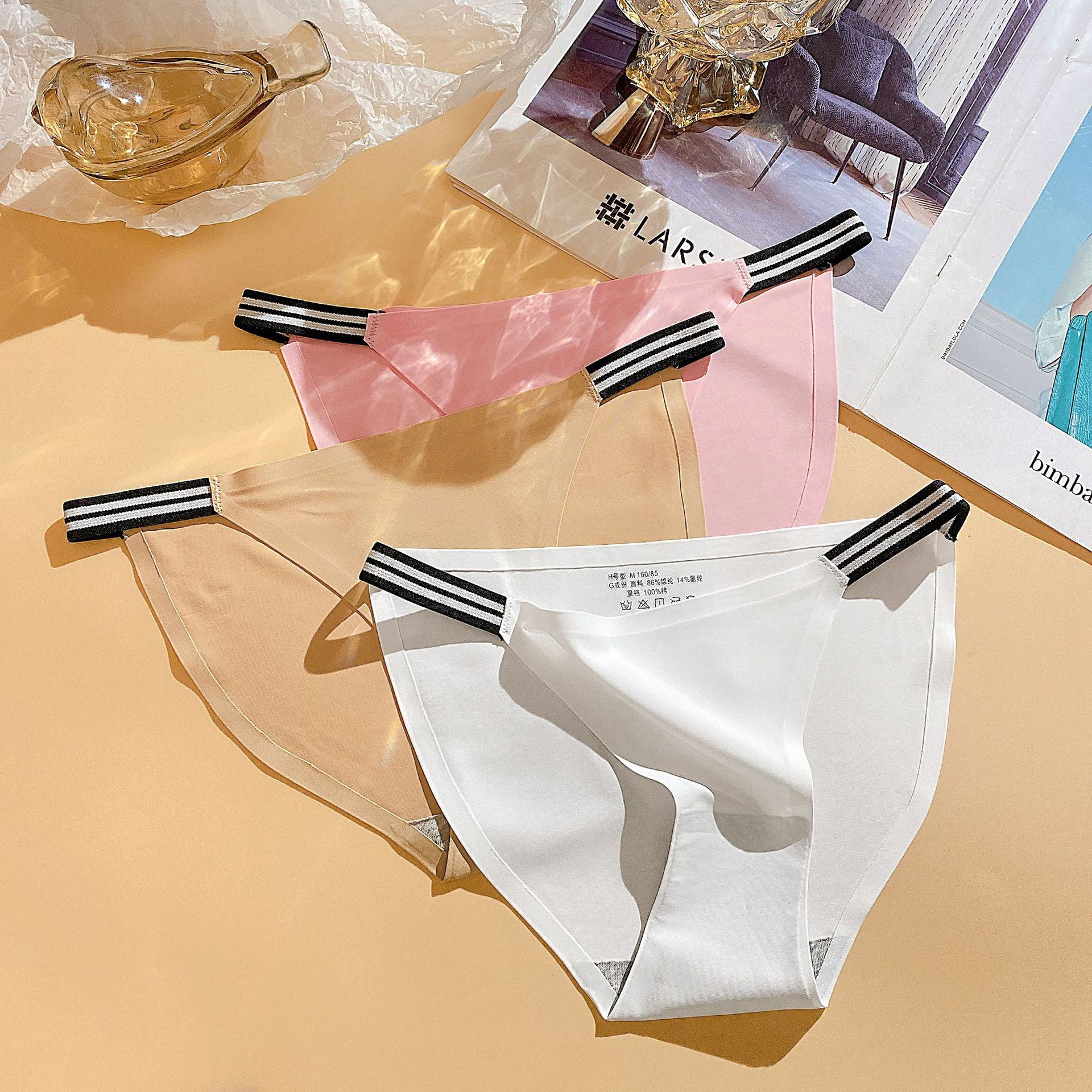 FINETOO宽松贴肤透气超薄内裤舒适女式裸感无痕三角裤N498详情4