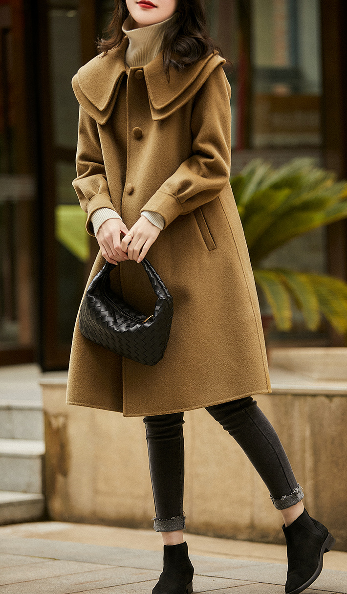 A new Korean-style woolen coat with a doll collar for women in autumn and winter, which is slimming, concealing and making one look younger pic 4