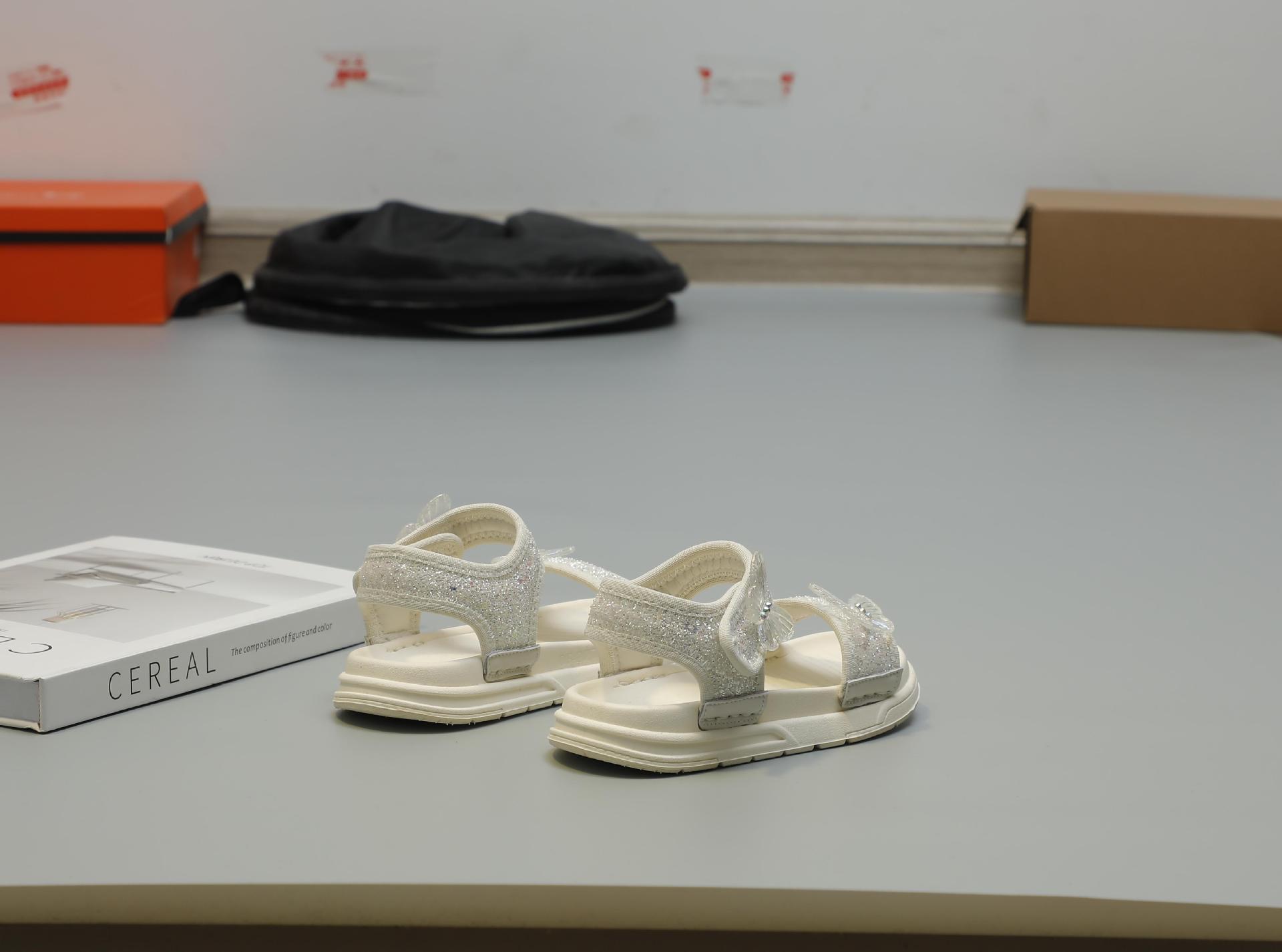 Niñas sandalias verano 2024 nuevo niño zapatos de suela suave niña antideslizante playa zapatos de verano peep toe pic 11