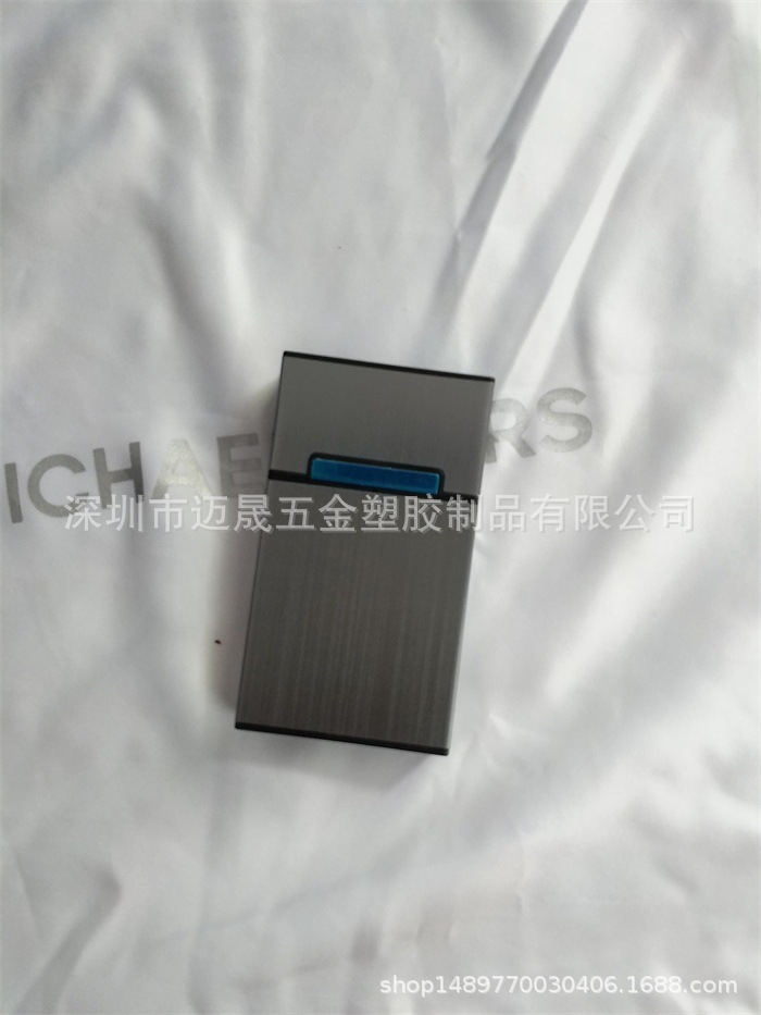 A 20-pack ultra-thin sliding automatic lid made of metal aluminum alloy for ladies pic 5