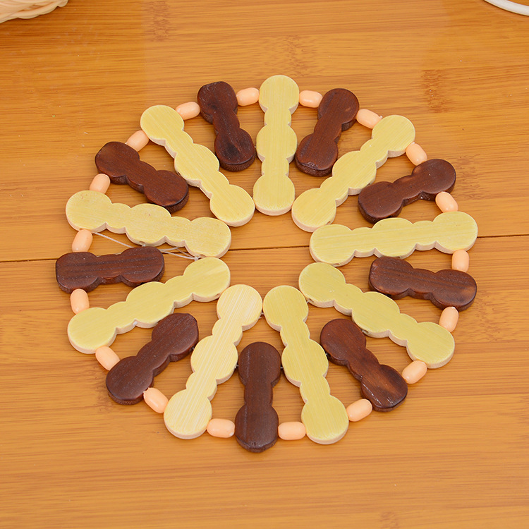 The 16cm round bamboo hollowed-out coasters and placemats at the two-yuan store are selling well. The bamboo heat-insulating MATS and bowl MATS are also on sale pic 6