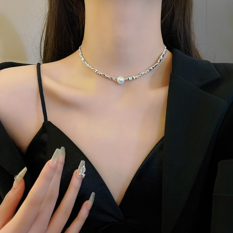 French retro high-end pearl necklace with a unique feminine charm, simple and elegant sweater chain, gentle and fairy-like accessory pic 30