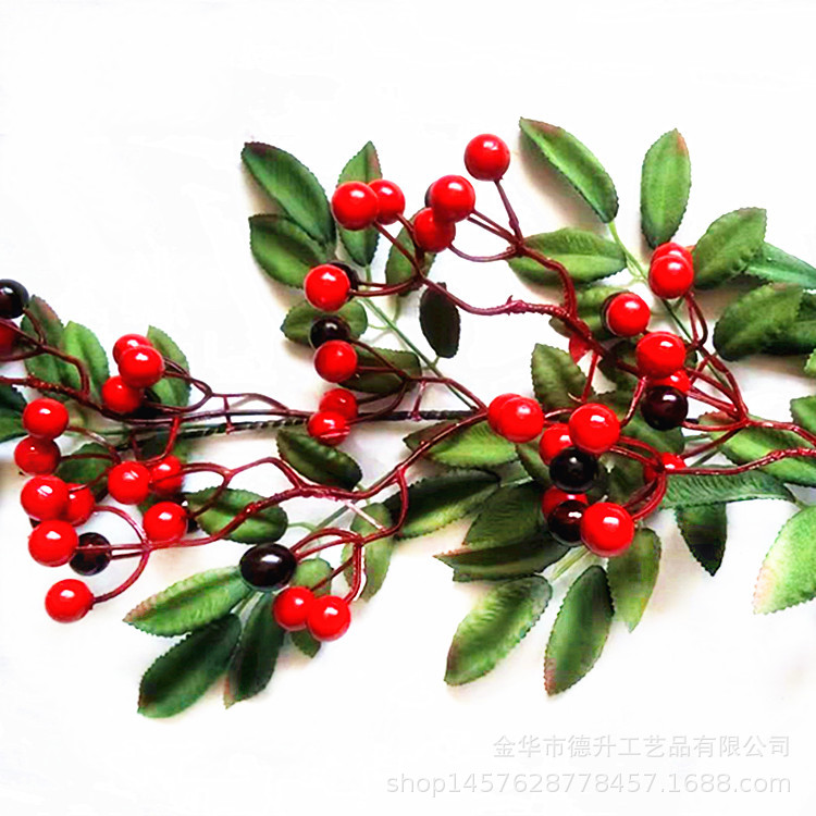 Cross-border e-commerce manufacturers supply hotel and shopping mall scene decorations, Christmas hanging ornaments, ornaments, red fruits, leaves and vines pic 8