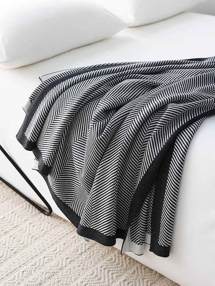 Nordic InS-style knitted blankets, casual sofa covers, blankets, air conditioning blankets, new factory stock, one-piece consignment pic 18