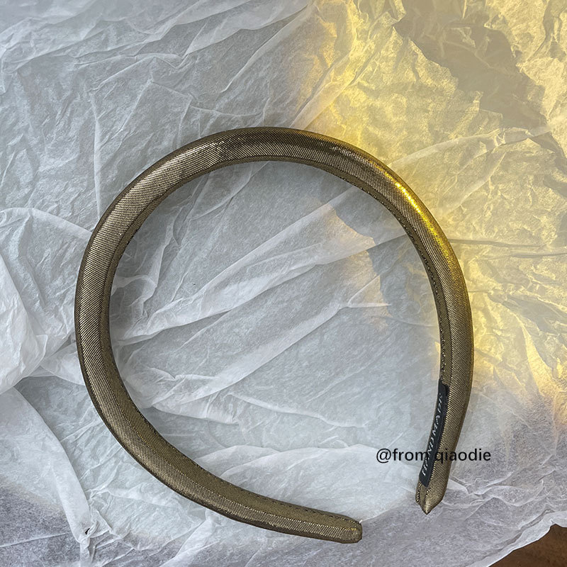 This is a high-end Korean hairband for women to wear on a daily basis. It is a slim sponge hair accessory that can increase the height of the top of the head. New style 2025 pic 10