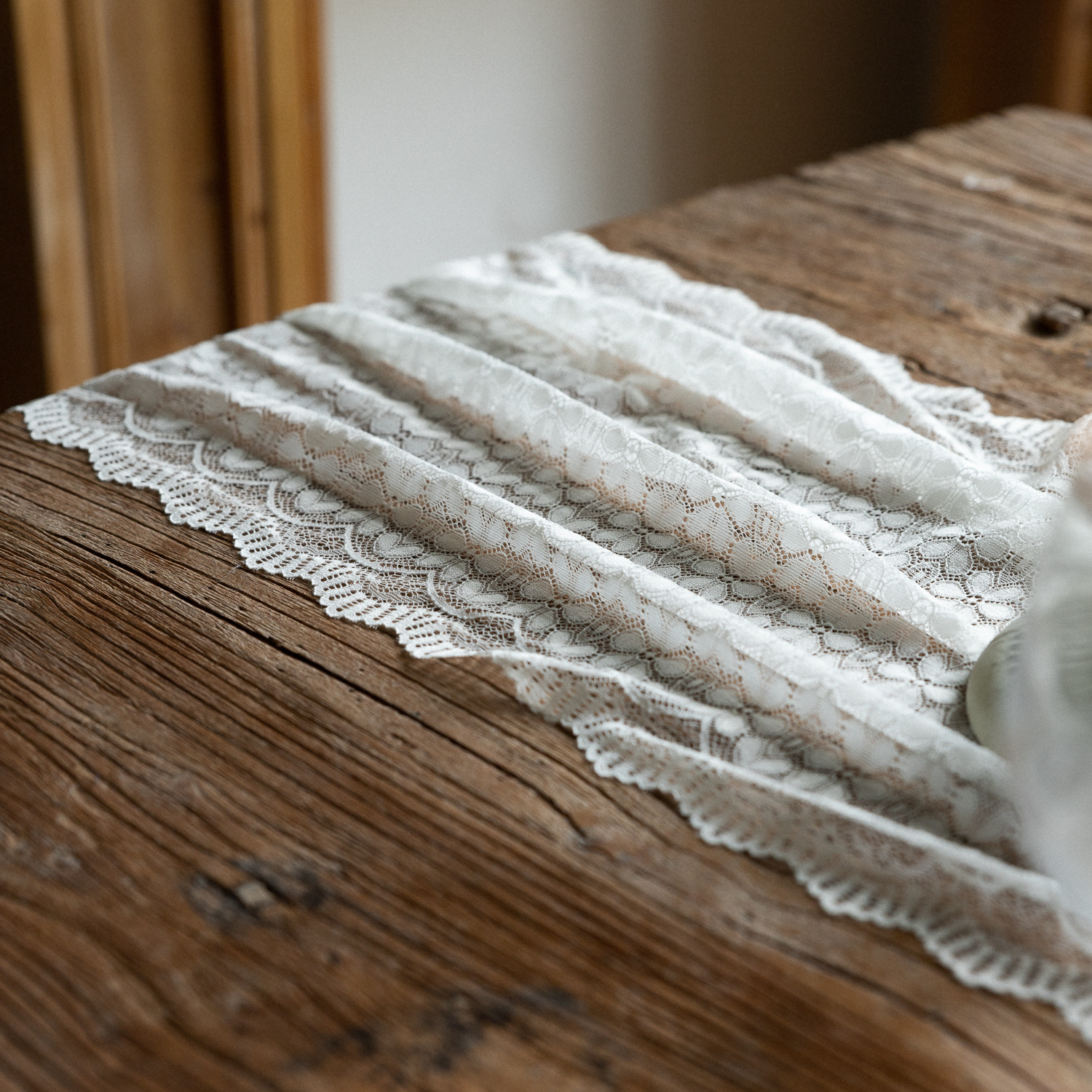 Lace table flag, American retro tablecloth, TV cabinet cover, home Chinese trend decoration bed flag, dressing table scarf, cross-border manufacturer pic 13