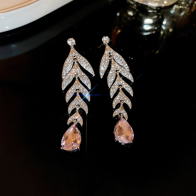 Silver needle diamond-encrusted heart-shaped flower earrings, European and American fashion style, square stud earrings, niche commuting new earrings wholesale pic 26