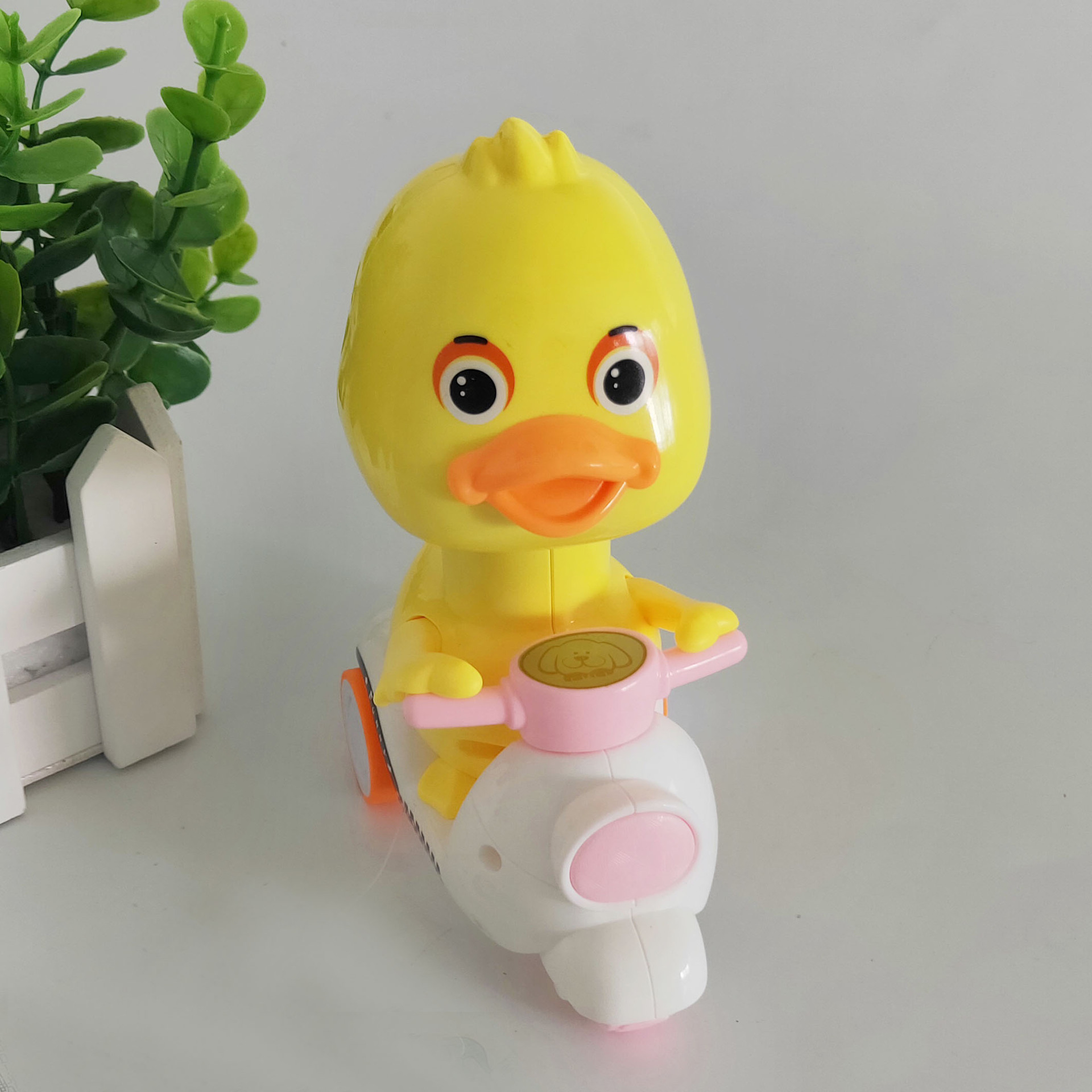 按压式小黄鸭玩具儿童回力车男孩摩托小车宝宝惯性小汽车抖音同款详情9