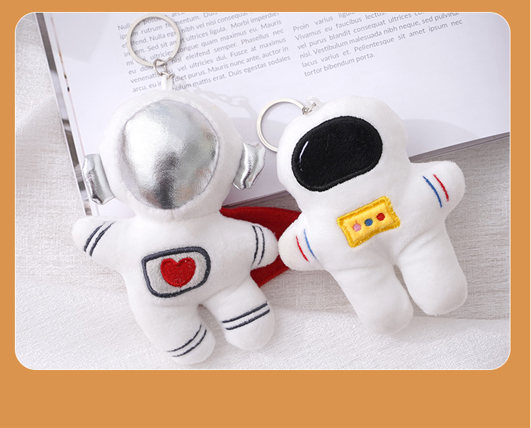 New cute astronaut keychains, astronaut pendants, backpack accessories, pendants manufacturer wholesale night market supply pic 8