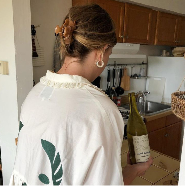 E135批发法式金属风 空心月牙形镂空耳环 18K金钛钢时髦气质复古详情11