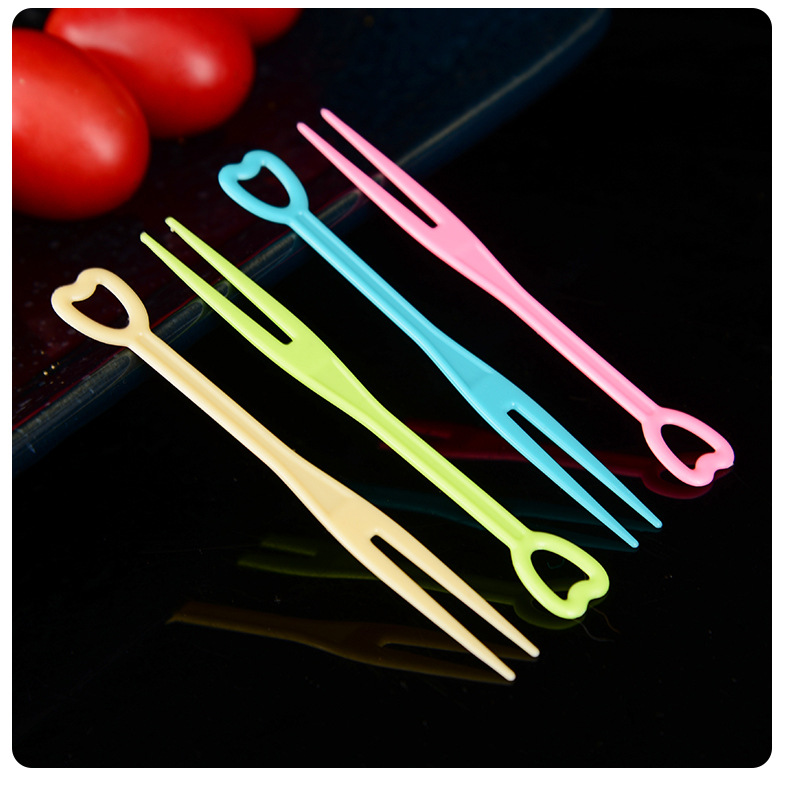 一次性水果叉家用小叉子塑料水果签插透明独立包装创意爱心叉批发详情14