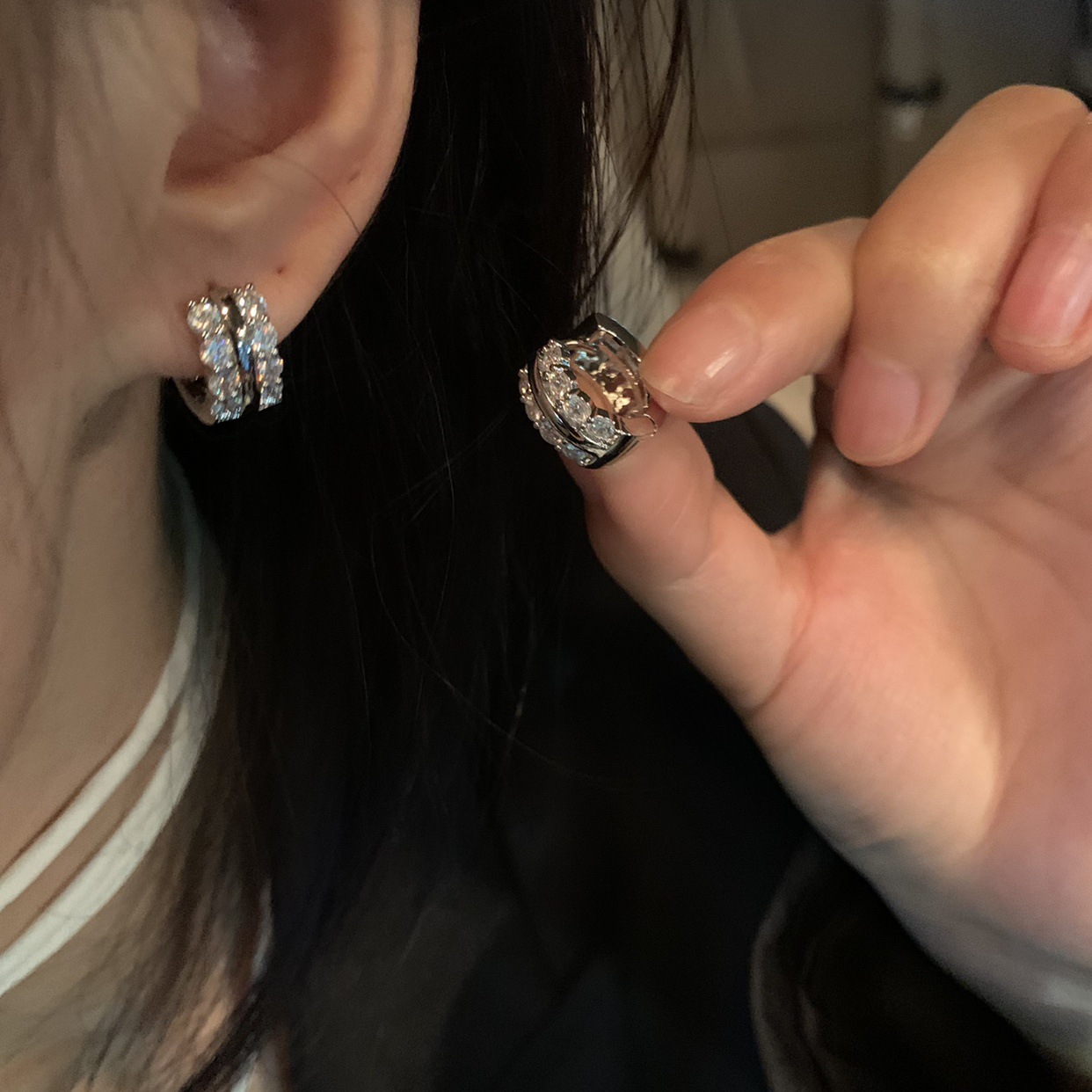 The 2025 new cold style earrings, a niche design for women, zircon ear buckles S925 silver needle, a popular earpiece pic 43