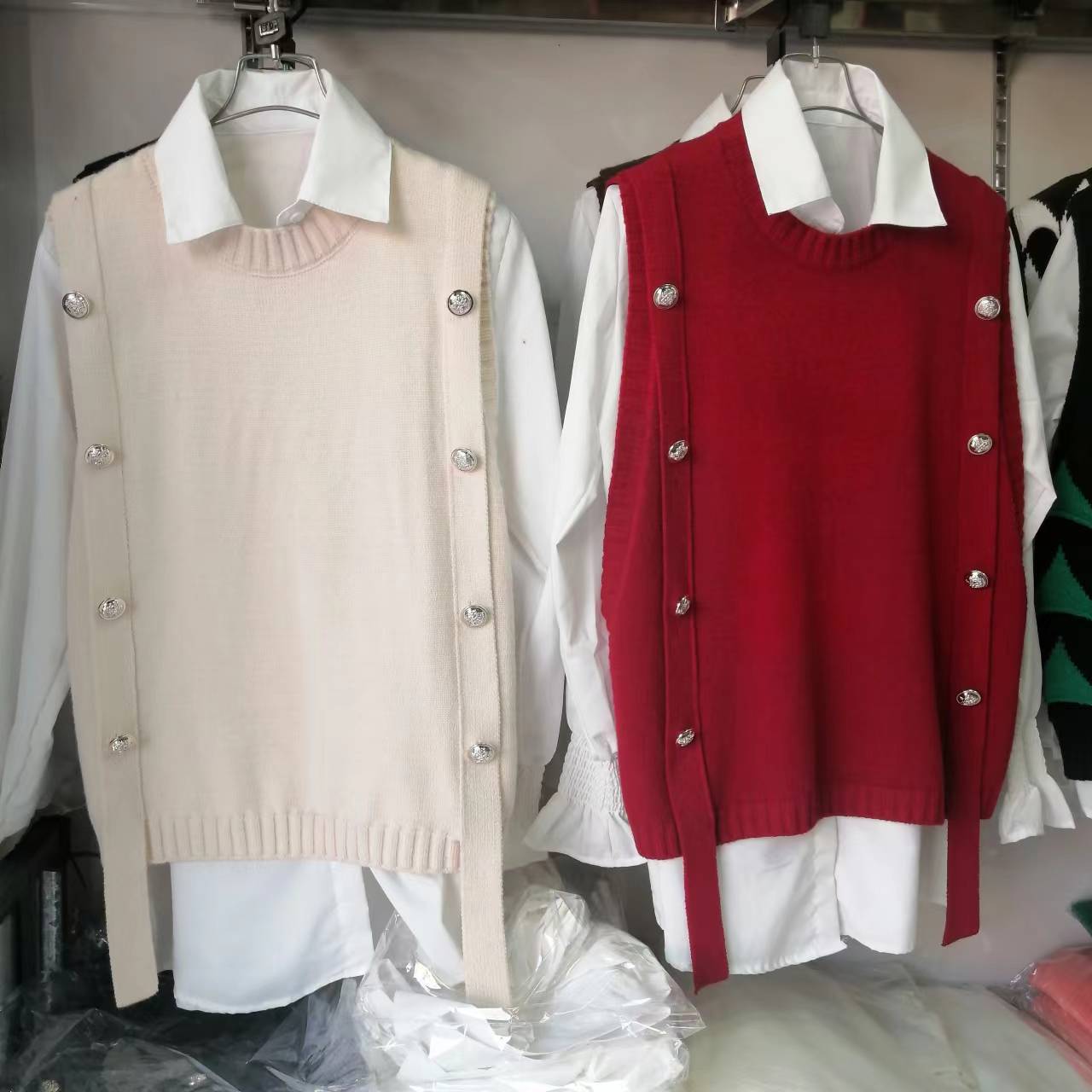 The Korean-style fresh and cute vest girl in the spring and autumn of 2022 is a trendy Internet celebrity with a slimming and youthful look. This knitted vest top is a trendy girl pic 2