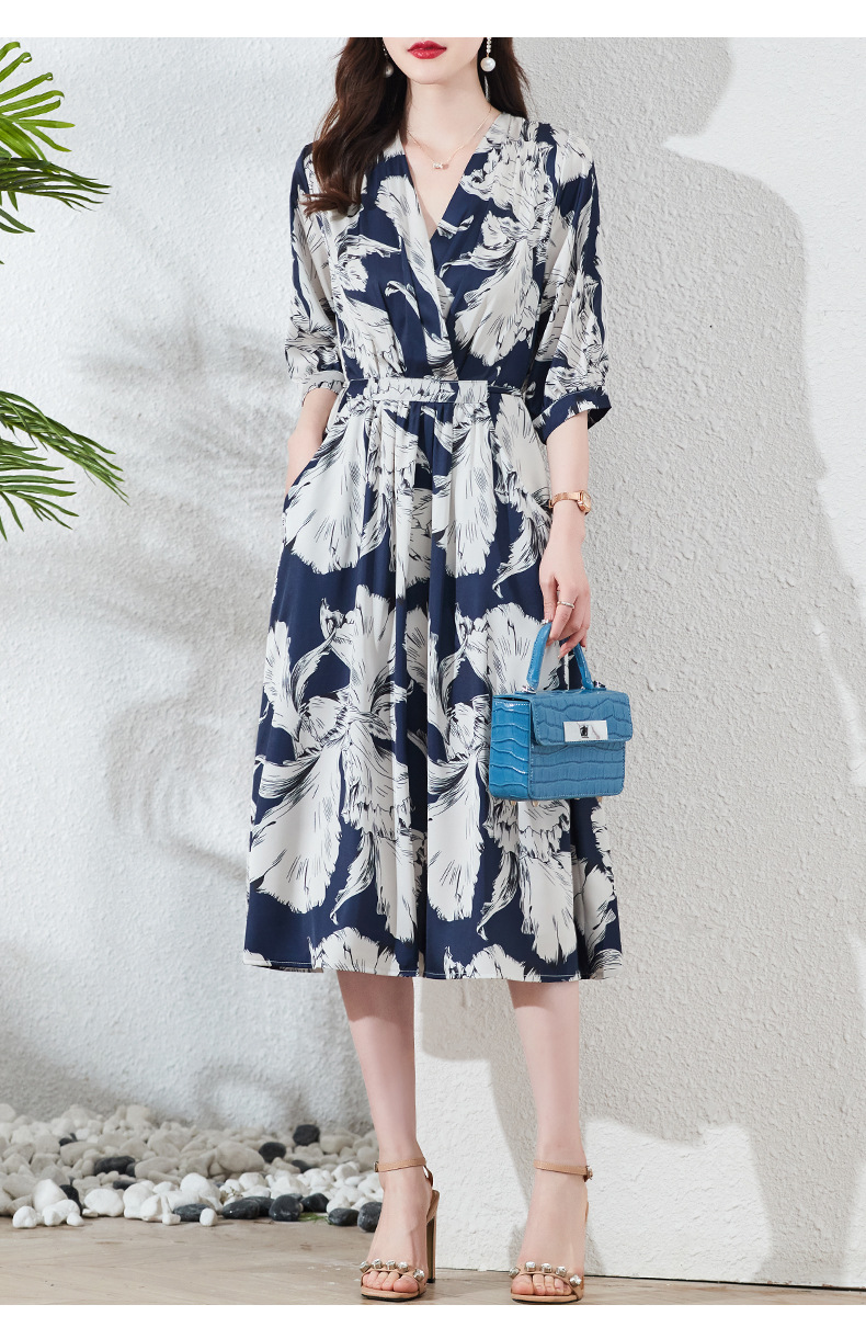 Silk dress for women, mid-length, 2022 summer new style, fashionable and high-end V-neck silk dress, one-piece delivery service pic 34