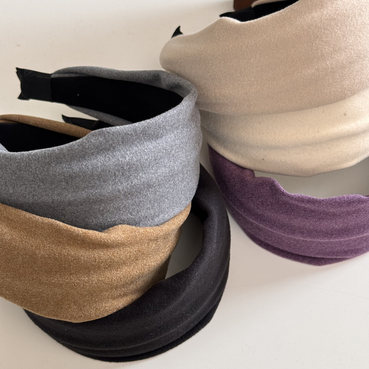 Wide-brimmed solid-color retro hair band, comfortable fabric, fashionable and high-end style, hairpin headband, versatile and elegant, high top hair accessory pic 10