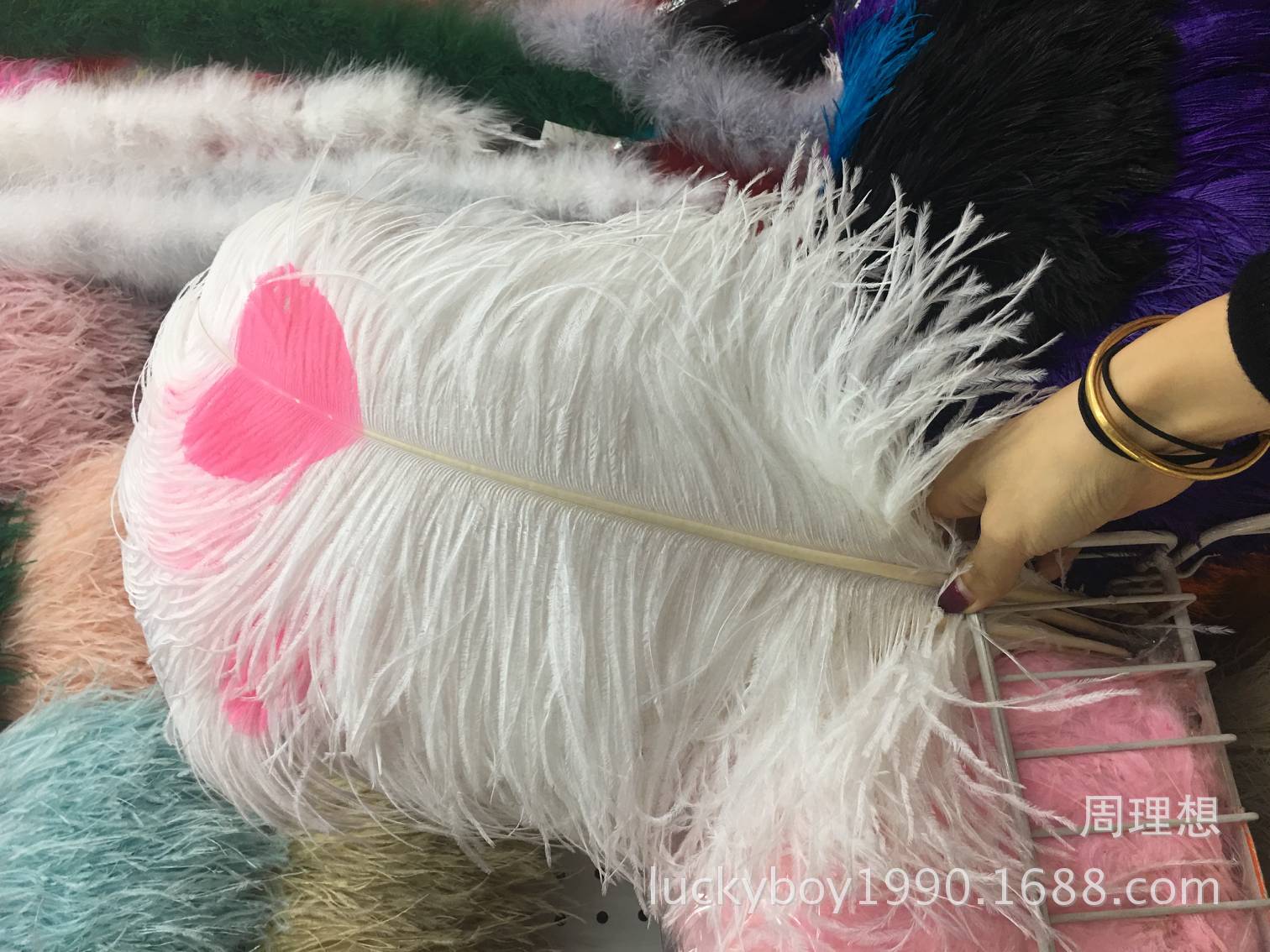 Wedding home decoration, pink creative heart-shaped ostrich feathers, party hotel decoration, photo props, ostrich feathers pic 31