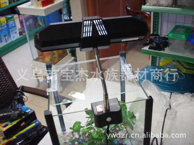 供应水族灯具 鱼缸夹灯 LED灯 水中灯 宝杰水族器材批发详情39