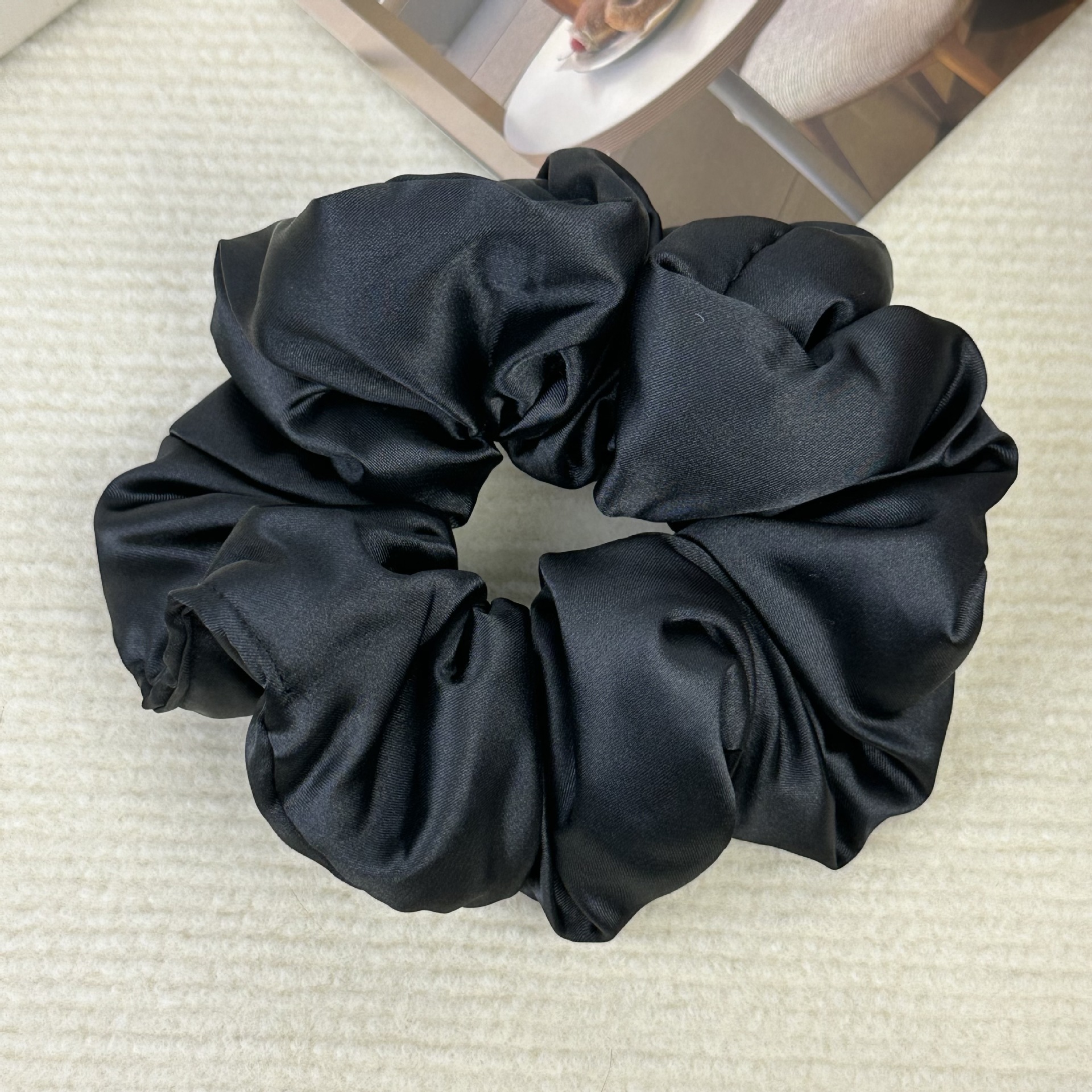 法式慵懒风缎面枕头大肠发圈高级感复古大号纯色布艺褶皱发圈发饰详情5