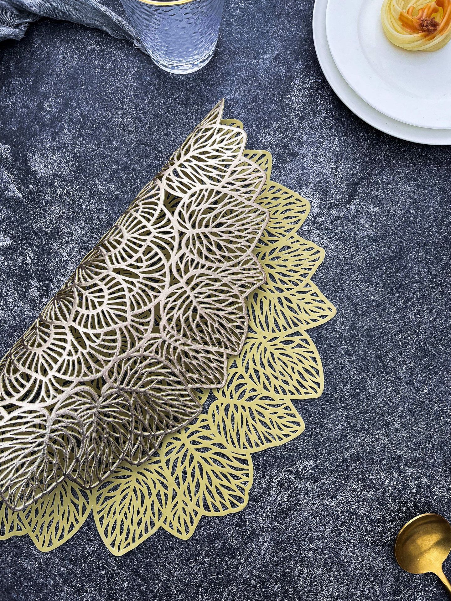 Watermelon leaf round placemats, household heat-resistant and heat-insulating MATS, hollowed-out pvc Western placemats, gold-embossed high-end table MATS, cross-border pic 16